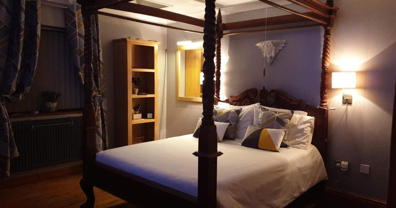 Castle Lodge - Brecon Beacons Accommodation Sennybridge Esterno foto