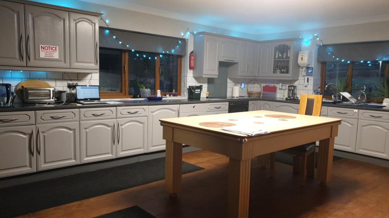 Castle Lodge - Brecon Beacons Accommodation Sennybridge Esterno foto