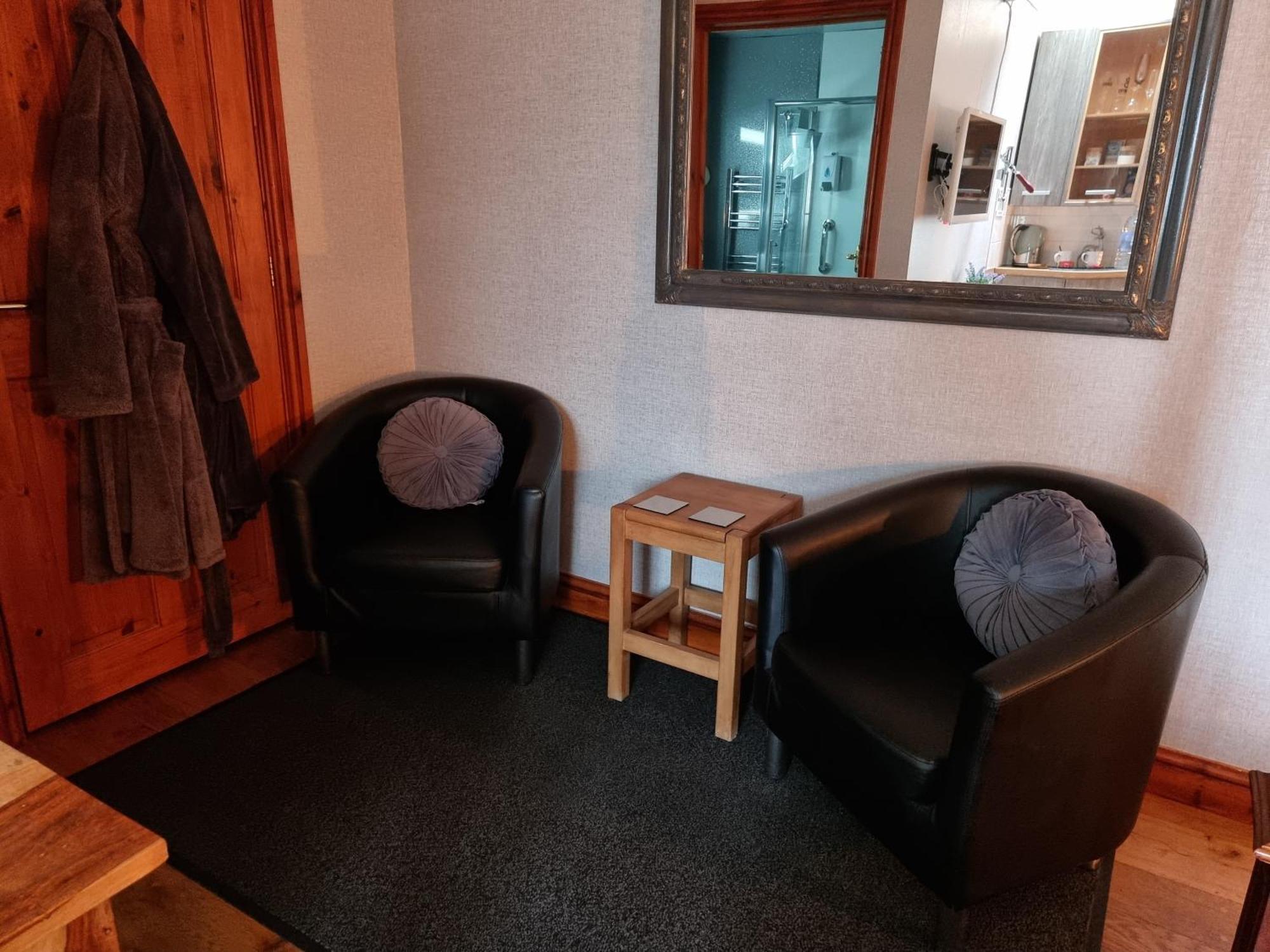 Castle Lodge - Brecon Beacons Accommodation Sennybridge Esterno foto