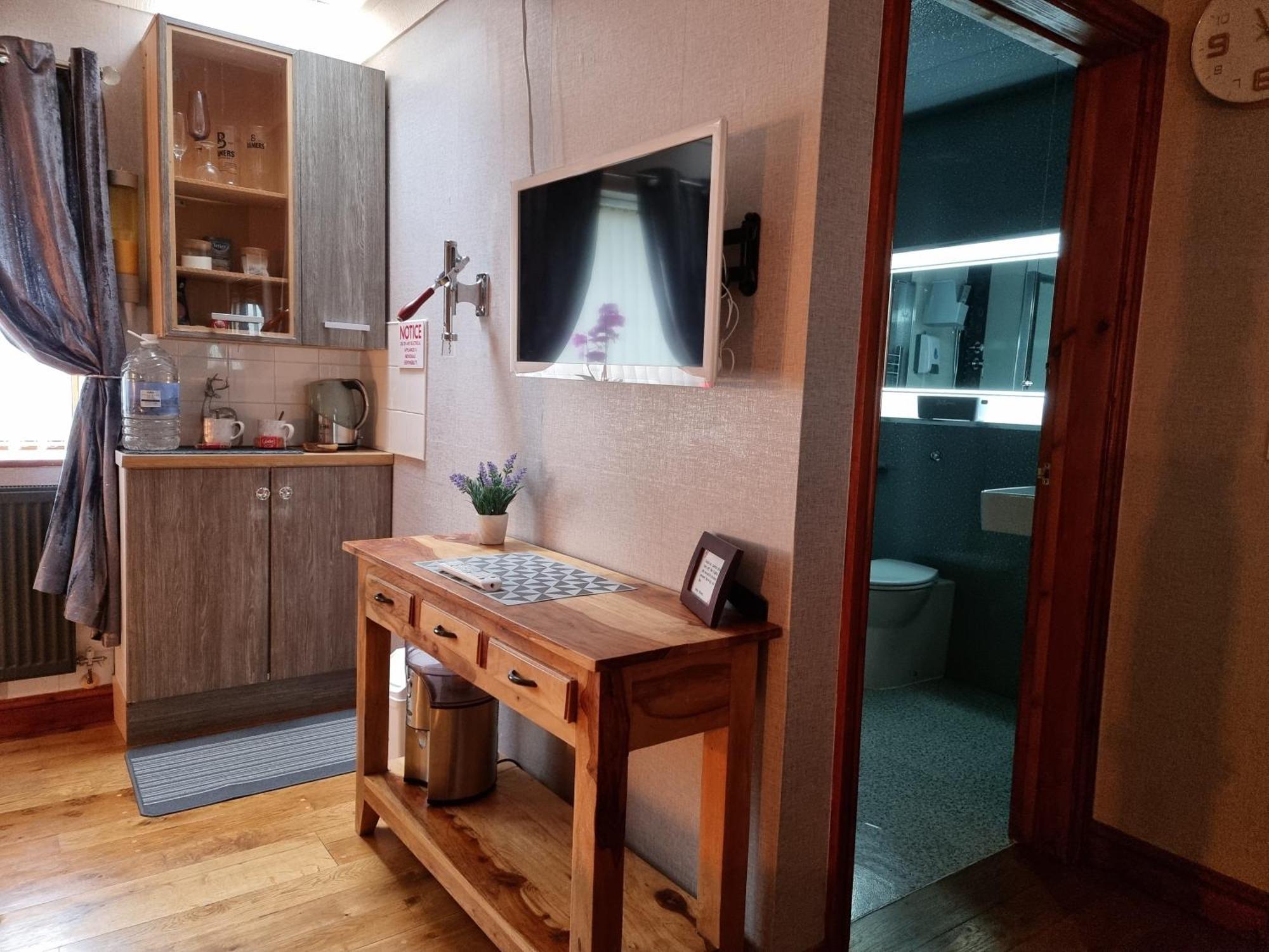 Castle Lodge - Brecon Beacons Accommodation Sennybridge Esterno foto