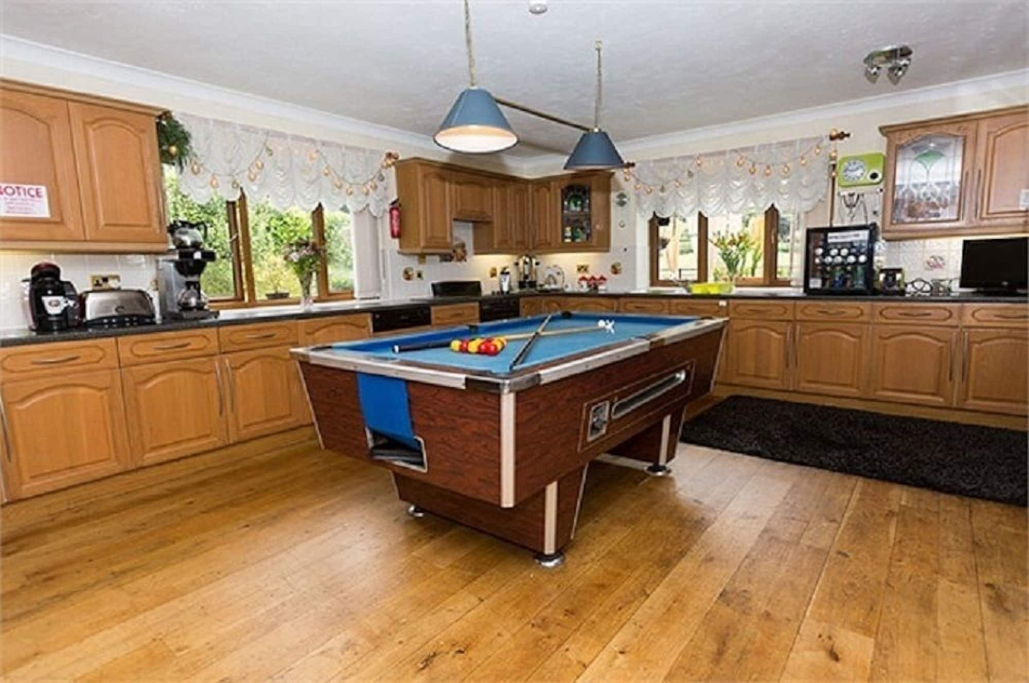 Castle Lodge - Brecon Beacons Accommodation Sennybridge Esterno foto